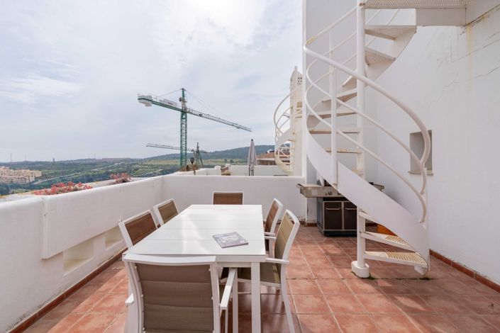 Image No.12-2 Bed Property for sale