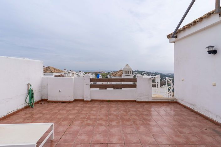 Image No.13-2 Bed Property for sale