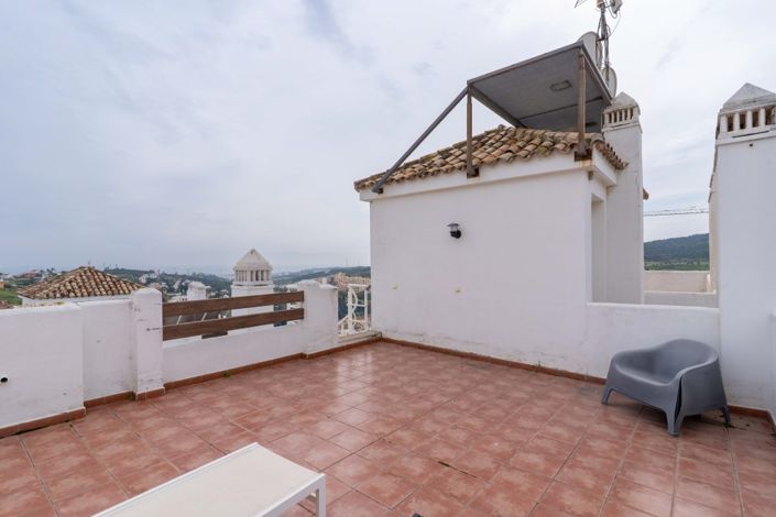 Image No.14-2 Bed Property for sale