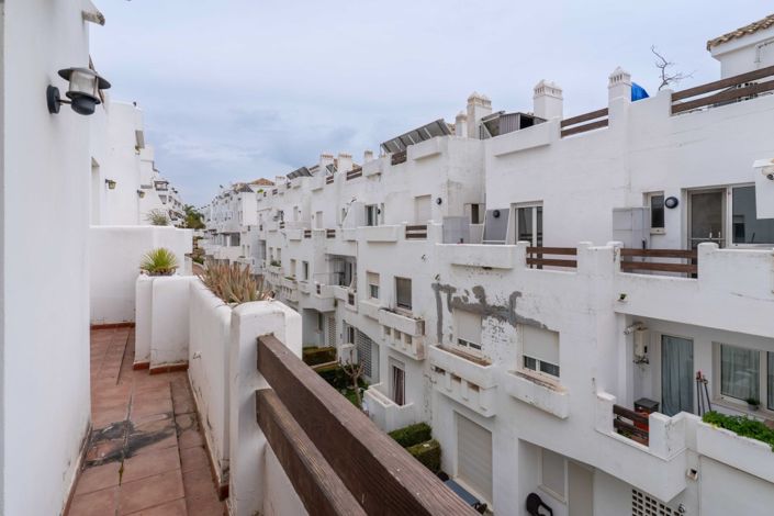 Image No.20-2 Bed Property for sale