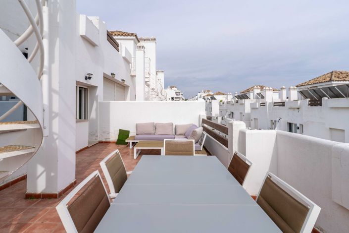 Image No.9-2 Bed Property for sale