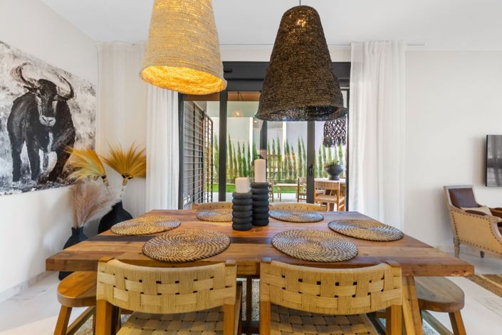 Image No.11-2 Bed Property for sale