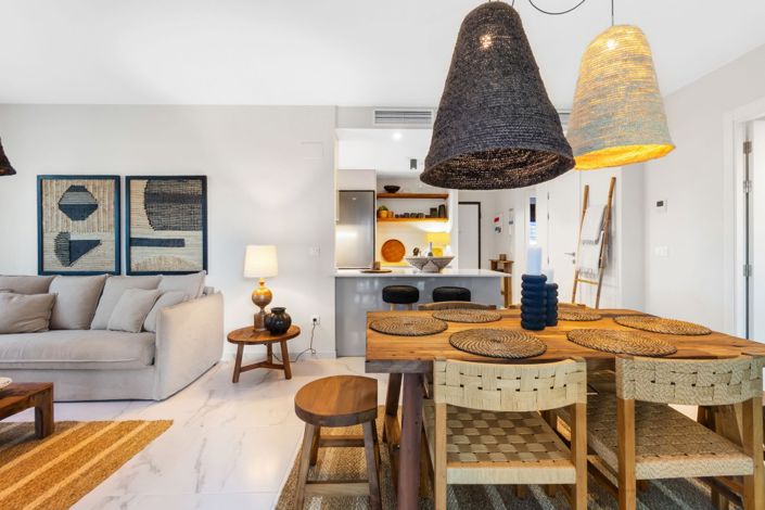 Image No.12-2 Bed Property for sale