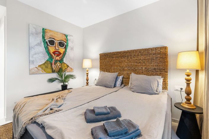 Image No.19-2 Bed Property for sale