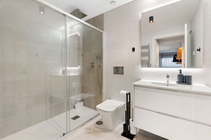 Image No.20-2 Bed Property for sale