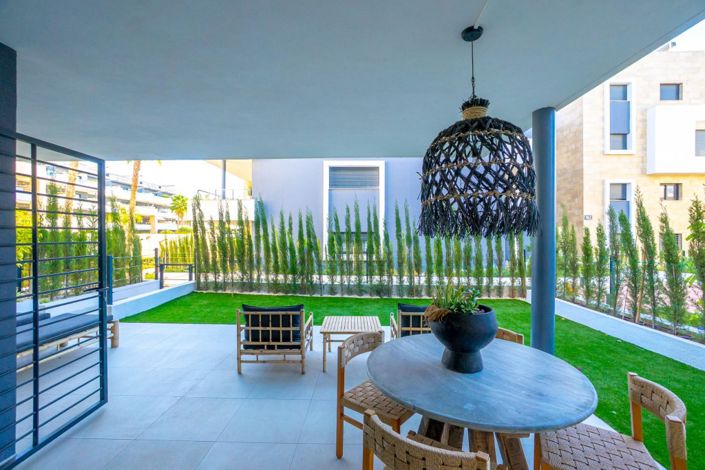 Image No.23-2 Bed Property for sale