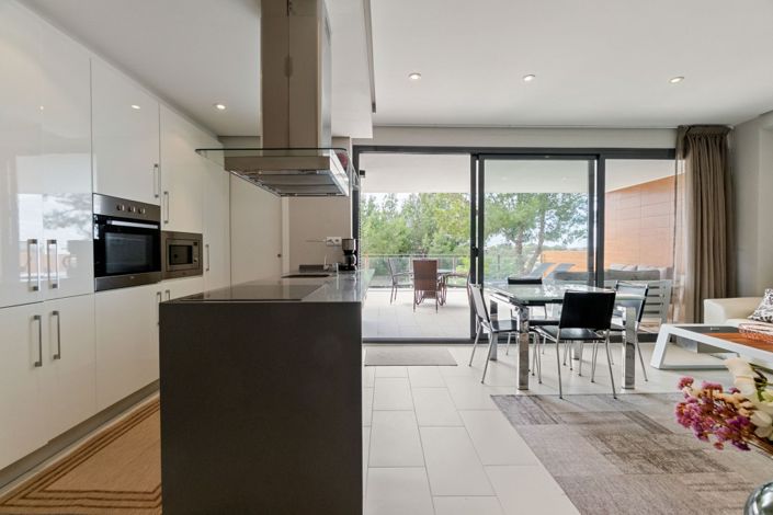 Image No.11-2 Bed Property for sale