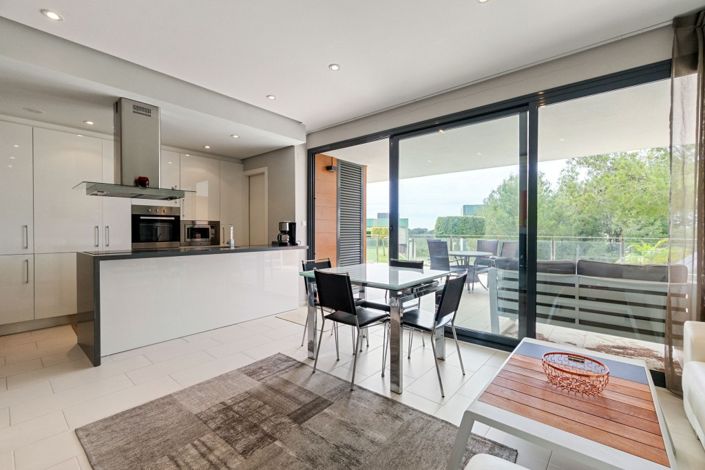 Image No.12-2 Bed Property for sale