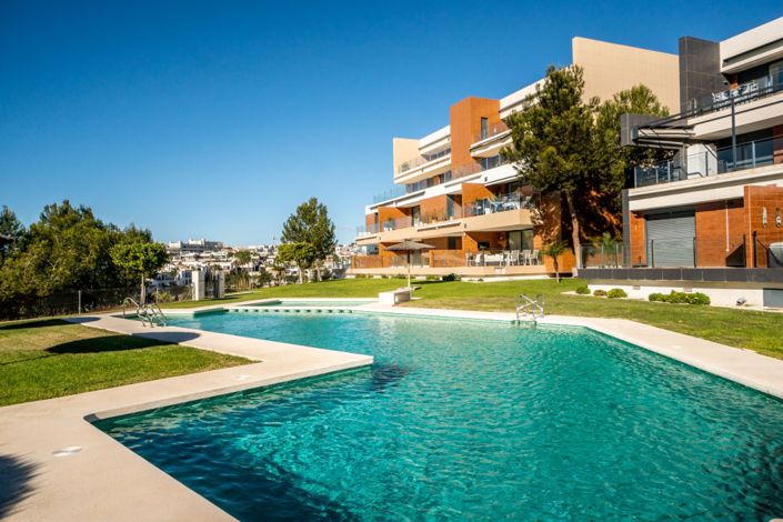 Image No.2-2 Bed Property for sale