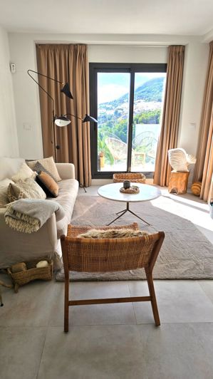 Image No.10-2 Bed Property for sale