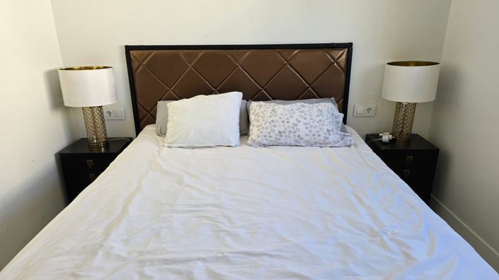 Image No.14-2 Bed Property for sale