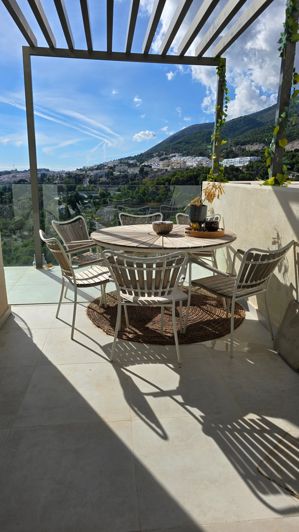 Image No.18-2 Bed Property for sale