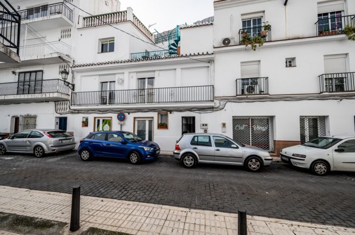 Image No.28-4 Bed Apartment for sale