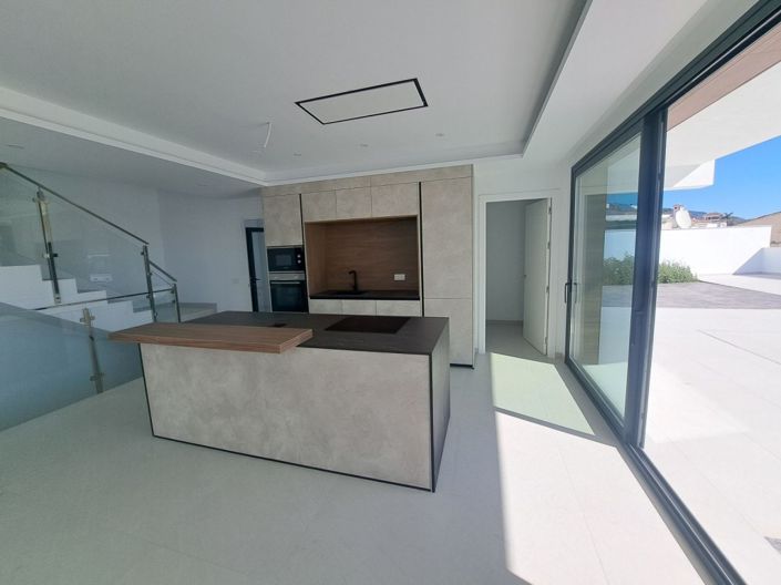 Image No.7-3 Bed Villa for sale