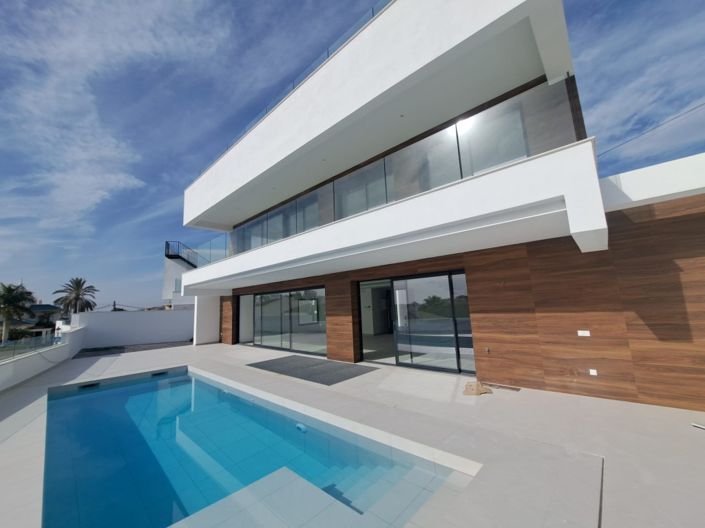 Image No.9-3 Bed Villa for sale