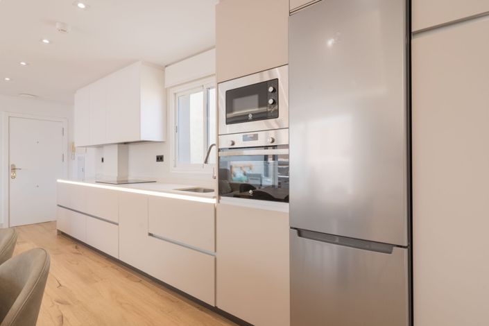 Image No.11-3 Bed Property for sale