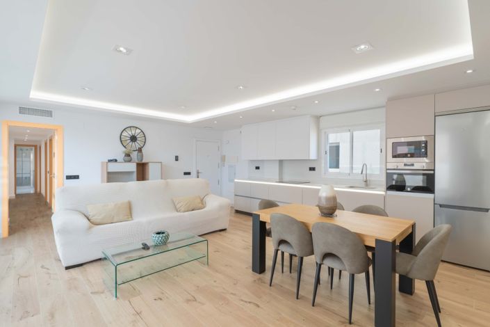 Image No.14-3 Bed Property for sale