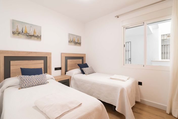 Image No.20-3 Bed Property for sale