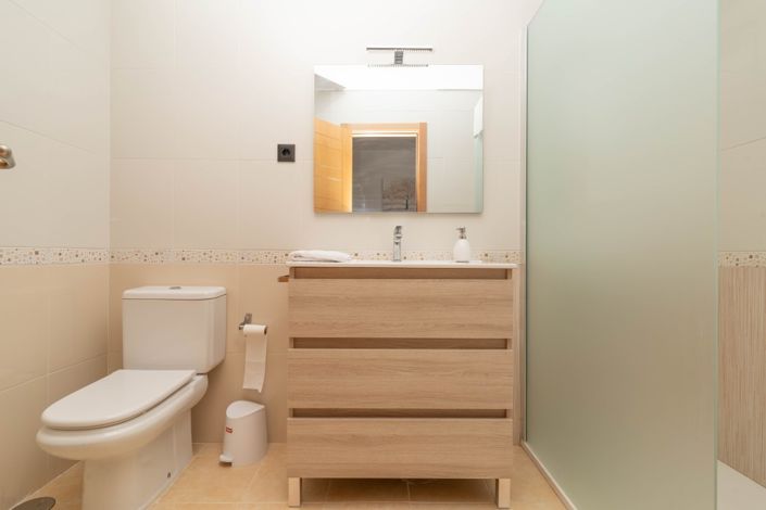 Image No.23-3 Bed Property for sale