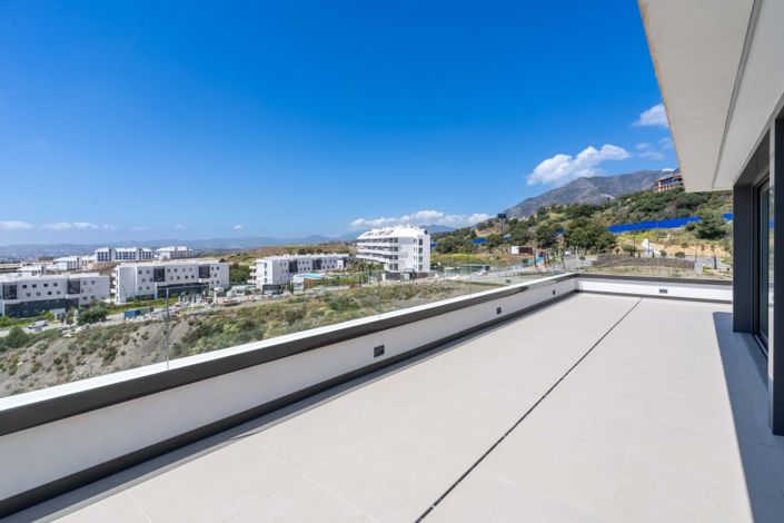 Image No.13-3 Bed Property for sale