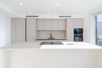 bzpaap116932954731024v07b13