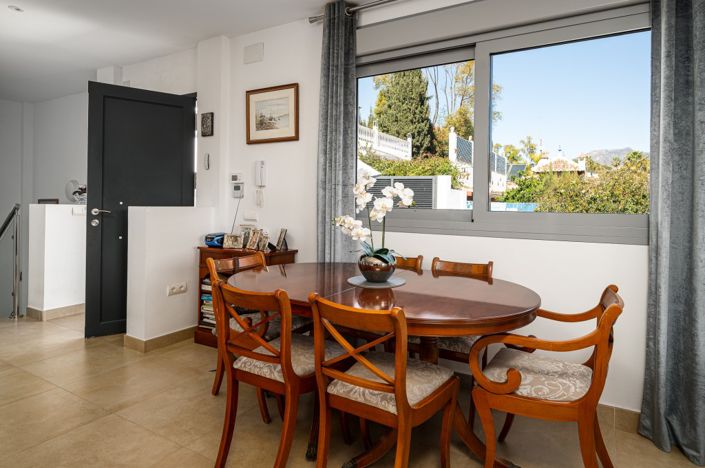 Image No.10-4 Bed Villa for sale