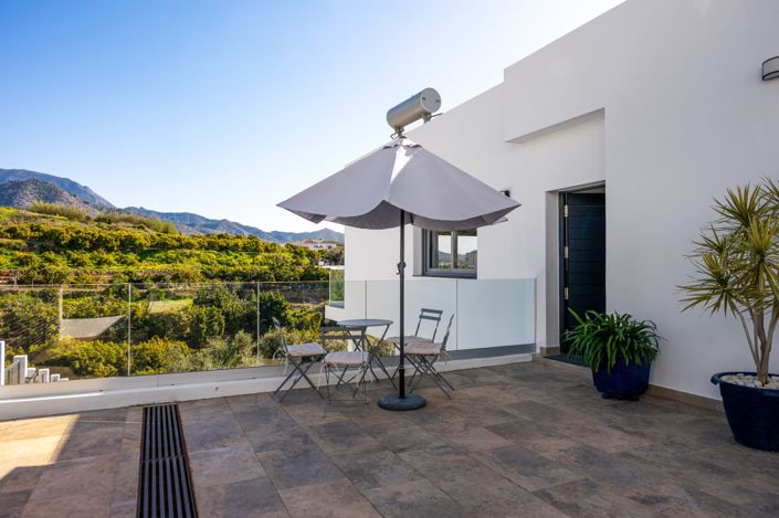 Image No.4-4 Bed Villa for sale