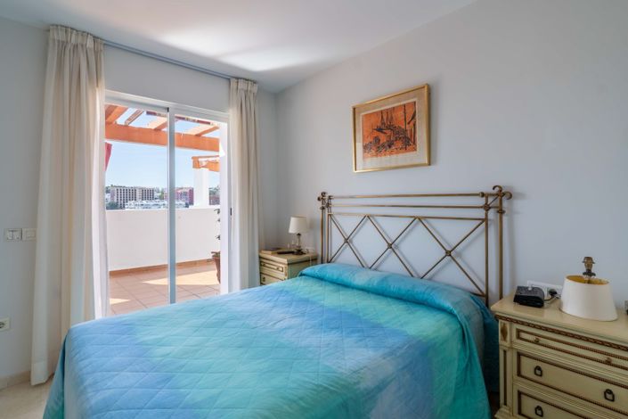 Image No.14-2 Bed Property for sale