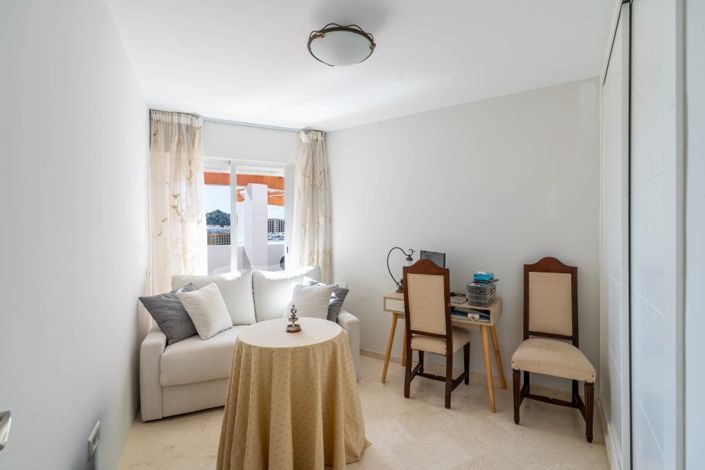 Image No.17-2 Bed Property for sale