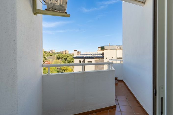 Image No.19-2 Bed Property for sale