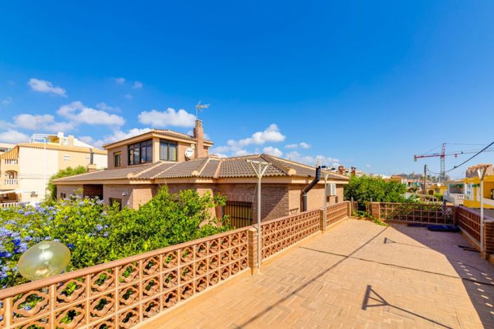 Image No.22-Villa de 4 chambres à vendre à Torrevieja