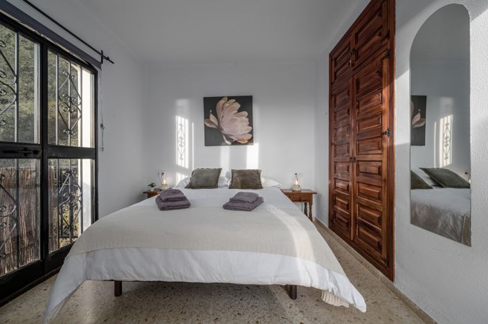 Image No.13-3 Bed Townhouse for sale