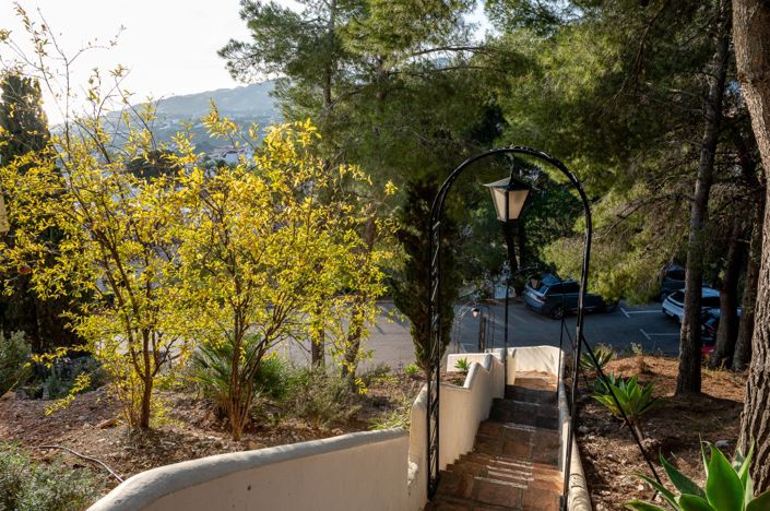 Image No.18-3 Bed Townhouse for sale