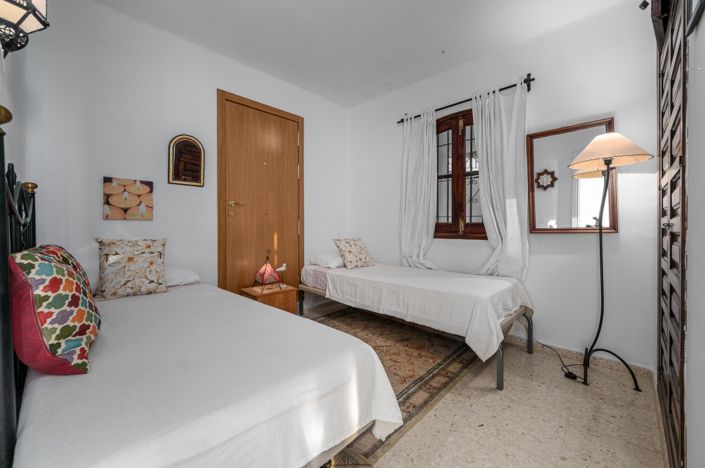 Image No.7-3 Bed Townhouse for sale