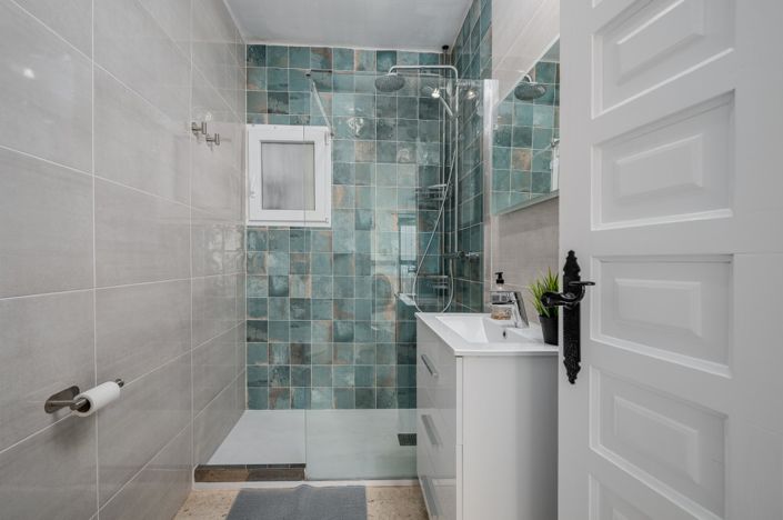 Image No.8-3 Bed Townhouse for sale