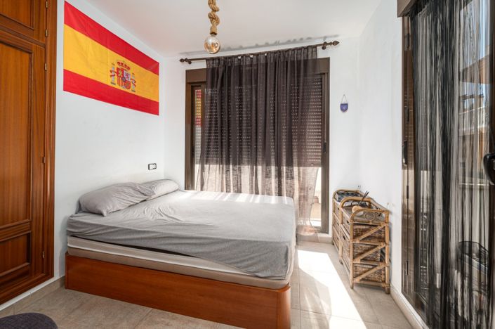 Image No.18-3 Bed Property for sale