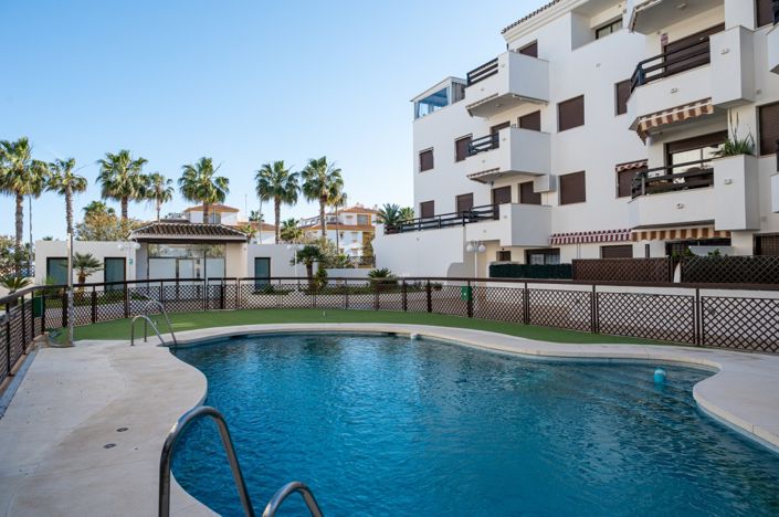 Image No.20-3 Bed Property for sale