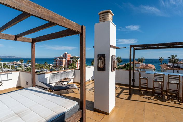 Image No.5-3 Bed Property for sale