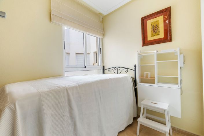 Image No.16-2 Bed Property for sale