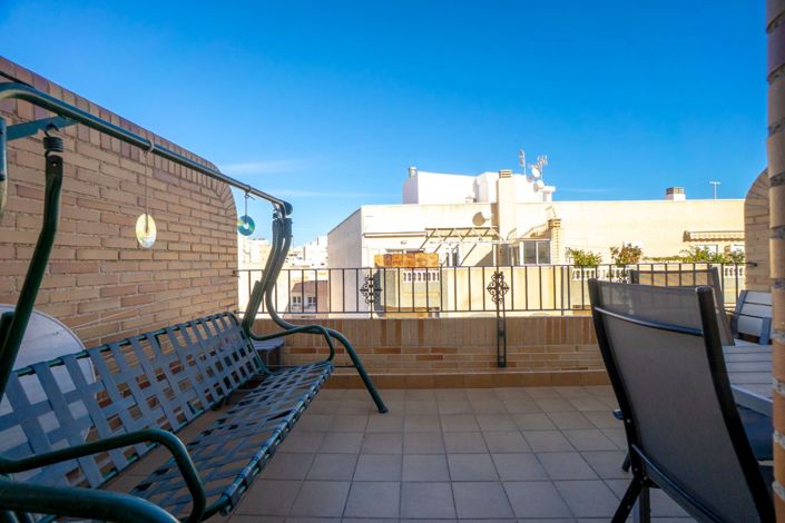 Image No.17-2 Bed Property for sale