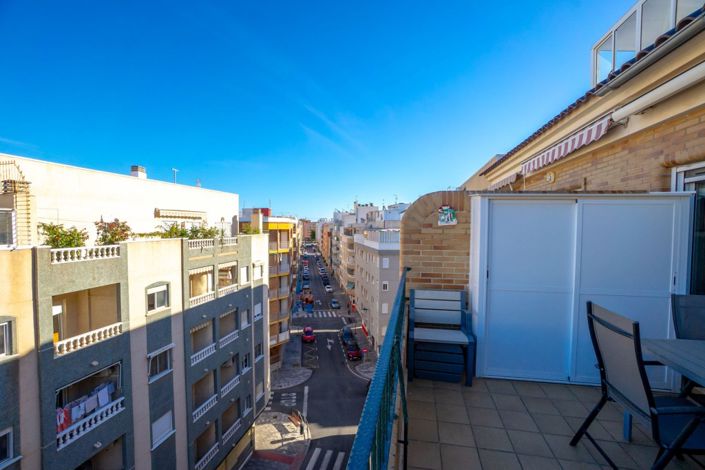 Image No.20-2 Bed Property for sale