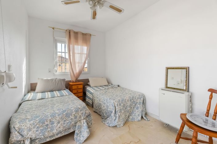 Image No.14-3 Bed Townhouse for sale