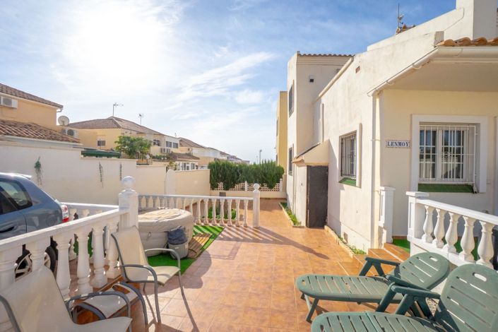 Image No.28-3 Bed Townhouse for sale