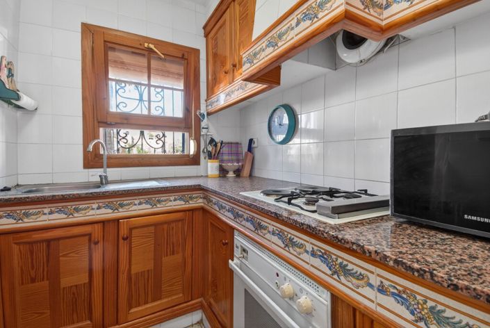 Image No.10-3 Bed Property for sale