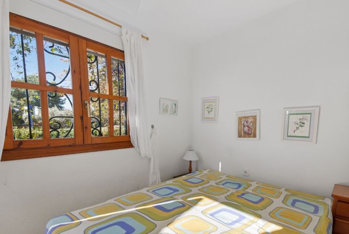 Image No.18-3 Bed Property for sale