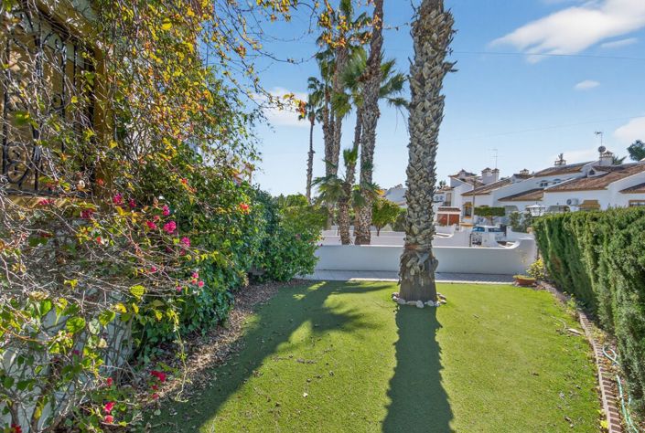 Image No.19-3 Bed Property for sale