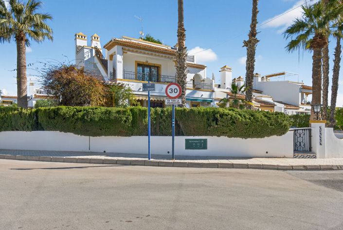 Image No.20-3 Bed Property for sale