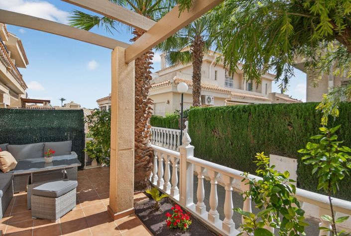 Image No.20-2 Bed Semi-Detached for sale