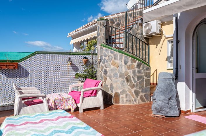 Image No.14-2 Bed Townhouse for sale