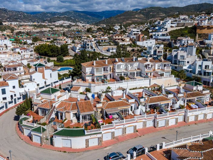 Image No.16-2 Bed Townhouse for sale